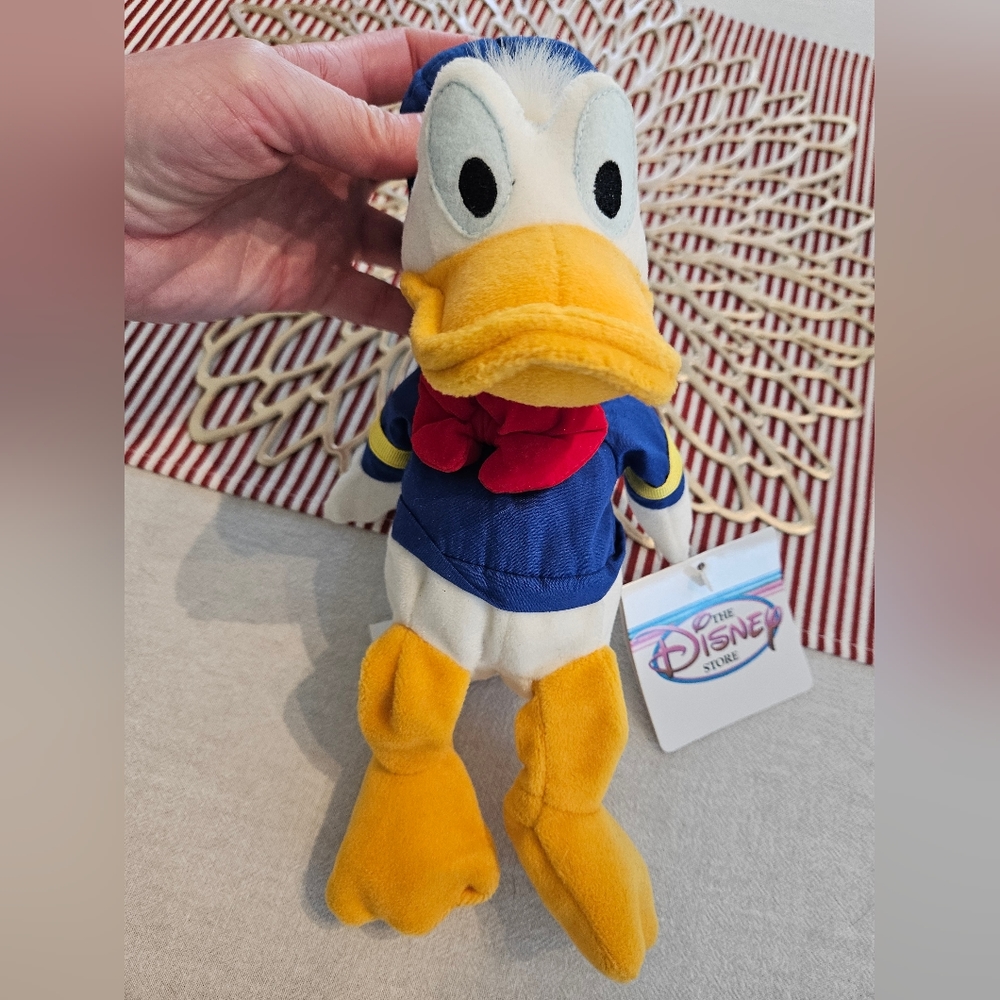 NWT Disney Donald Duck Vintage 90s Beanie Baby. All tags intact